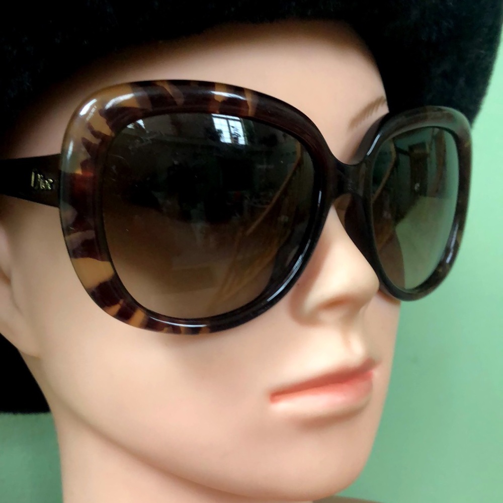 Dior Oversized Sunglasses - Picture 2 of 12